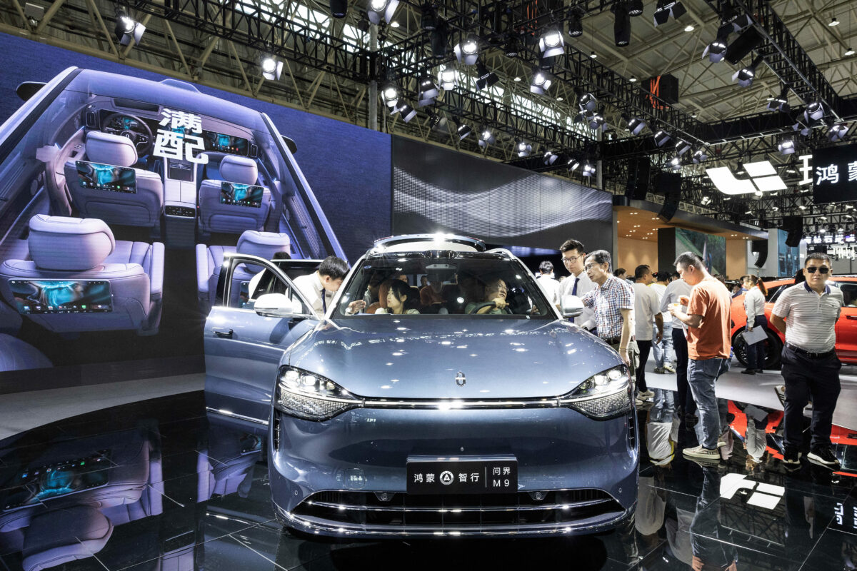 Imagine Stire Inovație în industria auto! Toaletă integrată sub scaun, brevetată în China | 2review.ro