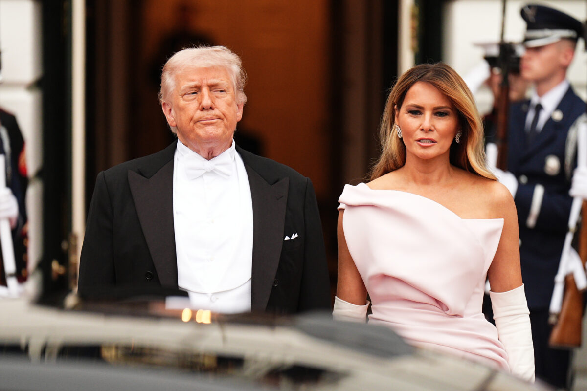 Imagine Stire Momentul penibil în care Donald Trump îi spune Melaniei că relația lor nu va rezista: ”Draga mea, nu va merge” | 2review.ro