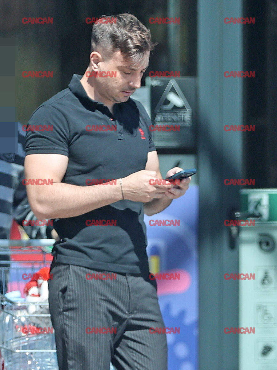 Valentin Sanfira a scos brațul la vedere