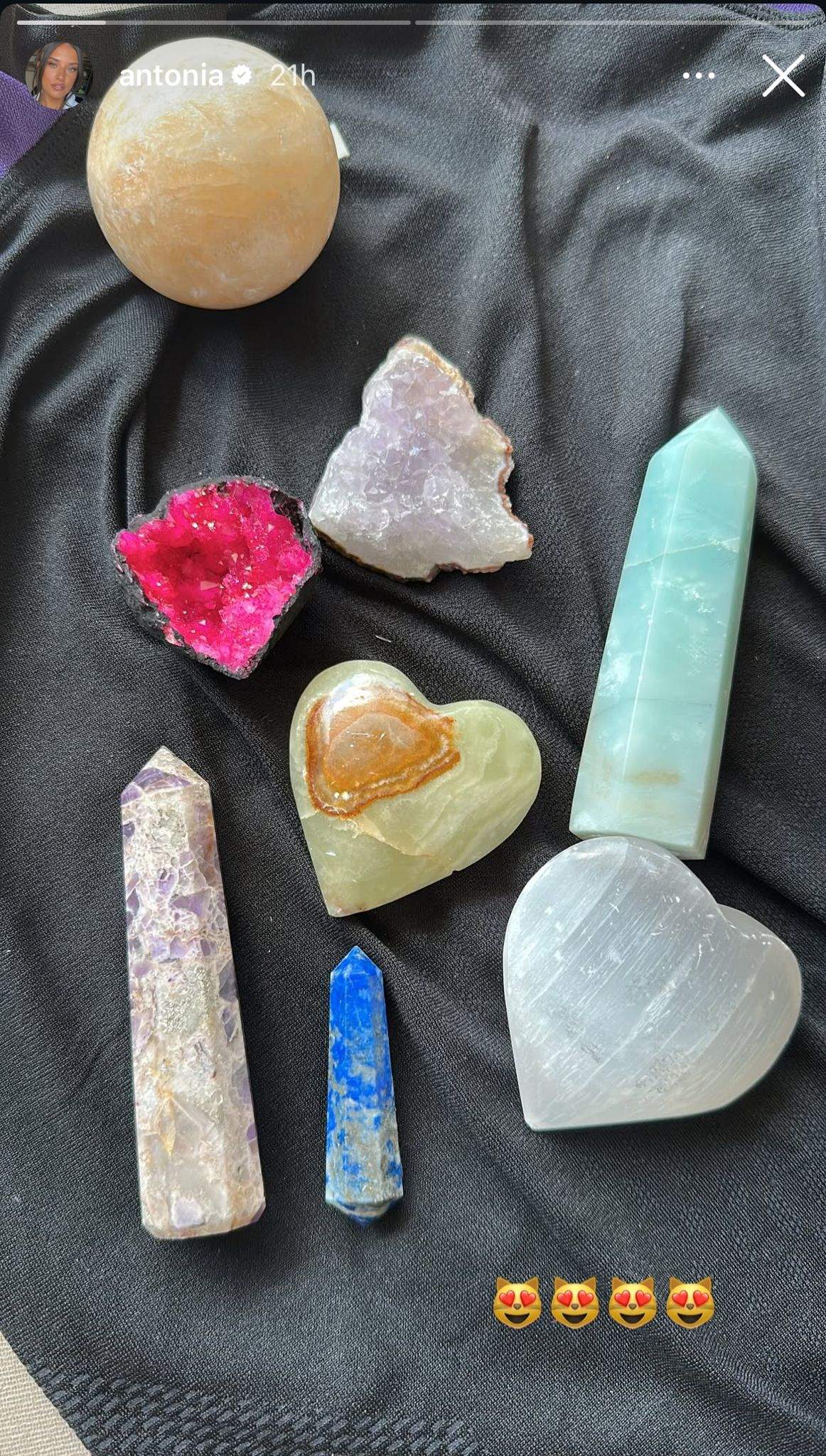 Ce cristale are Antonia/ Sursa foto: Instagram