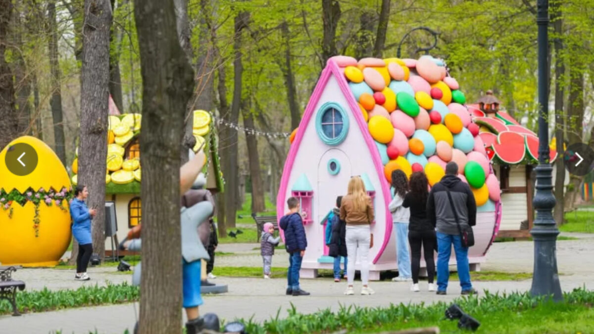 Imagine Stire Târgul de Paște din Craiova atrage mii de turiști, dar nu e chiar ieftin. Cât ajungi să cheltuiești într-o singură zi | 2review.ro