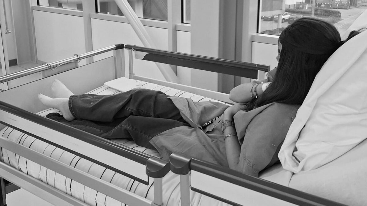 Imagine Stire Doliu în rândul influencerilor! Jade Kops a murit la 19 ani, răpusă de o boală extrem de rară | 2review.ro