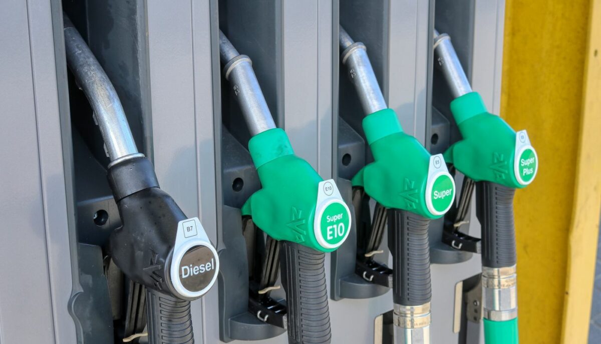 Imagine Stire Prețul carburanților cu 6 zile înainte de Paște. Cât costă astăzi benzina, motorina sau GPL-ul | 2review.ro