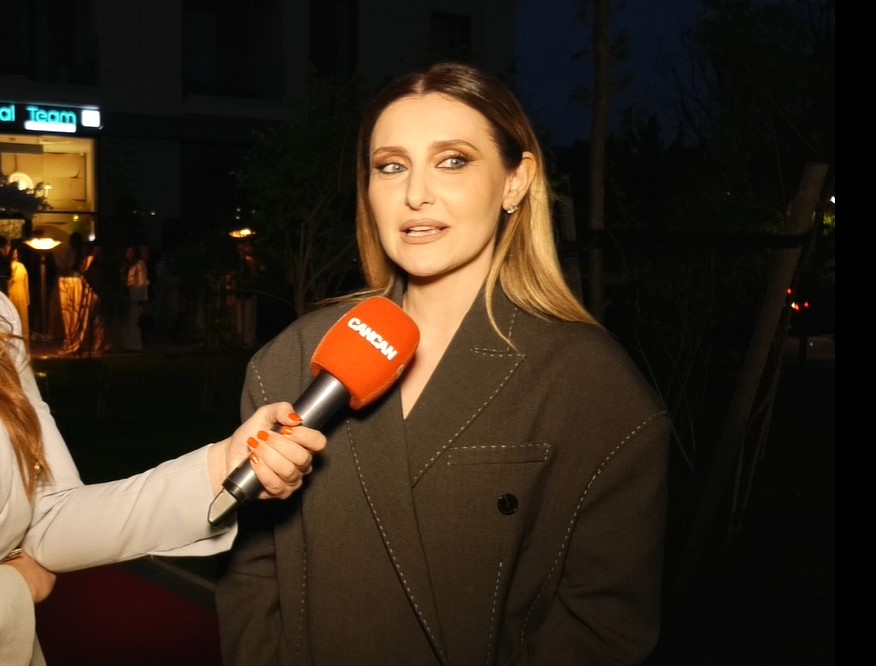 Mai puternică și asumată ca niciodată, artista este decisă să o ia de la capăt și mai încrezătoare