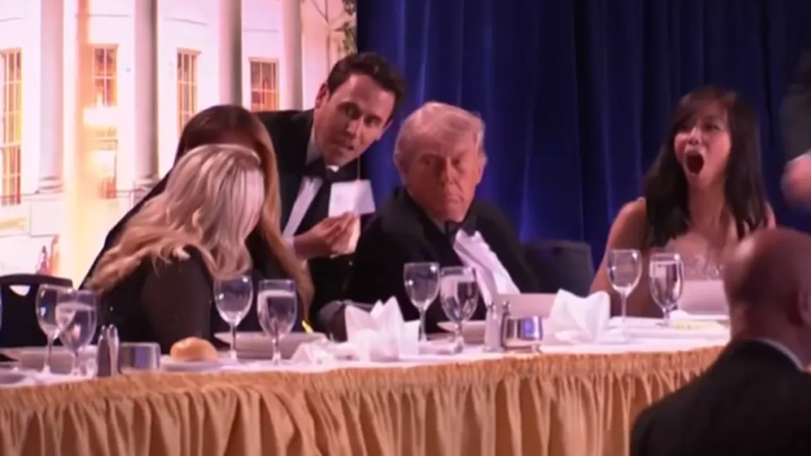 Imagine Stire Clipe de coșmar în Washington. Donald și Melania Trump au fost evacuați de urgență după șapte focuri de armă, la Casa Albă | 2review.ro