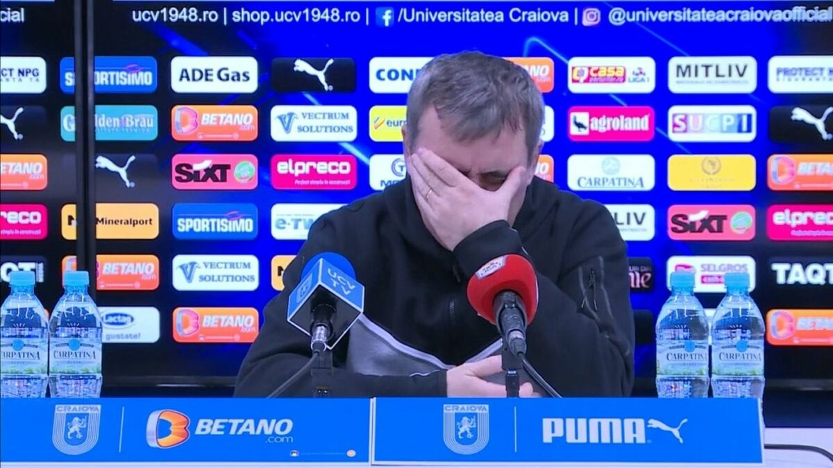 Imagine Stire Gică Hagi a început să plângă în direct, după ce Mircea Lucescu a murit: ”M-a descoperit, m-a crescut și îi mulțumesc!” | 2review.ro