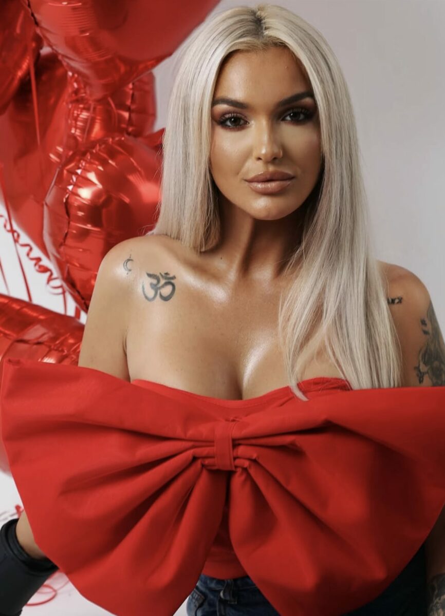 Imagine Stire Ella Vișan, replică surpriză în „triunghiul” cu Ema Oprișan: „Sunt o ispită” | 2review.ro