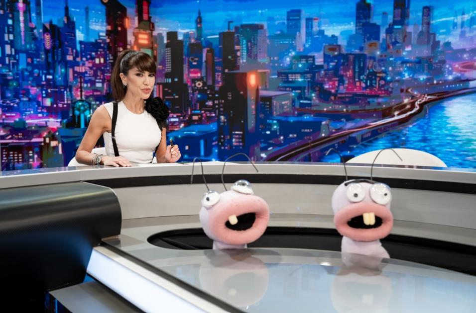 Imagine Stire Cine trebuia să prezinte emisiunea „Furnicuțele” de la Antena 1, de fapt. Denise Rifai nu a fost prima pe lista producătorilor | 2review.ro