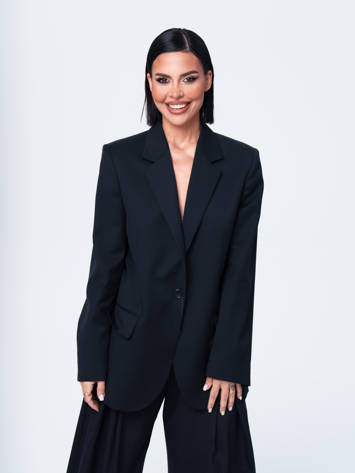 Andreea Popescu spune motivul pentru care a ales să-și pună hainele pe Vinted