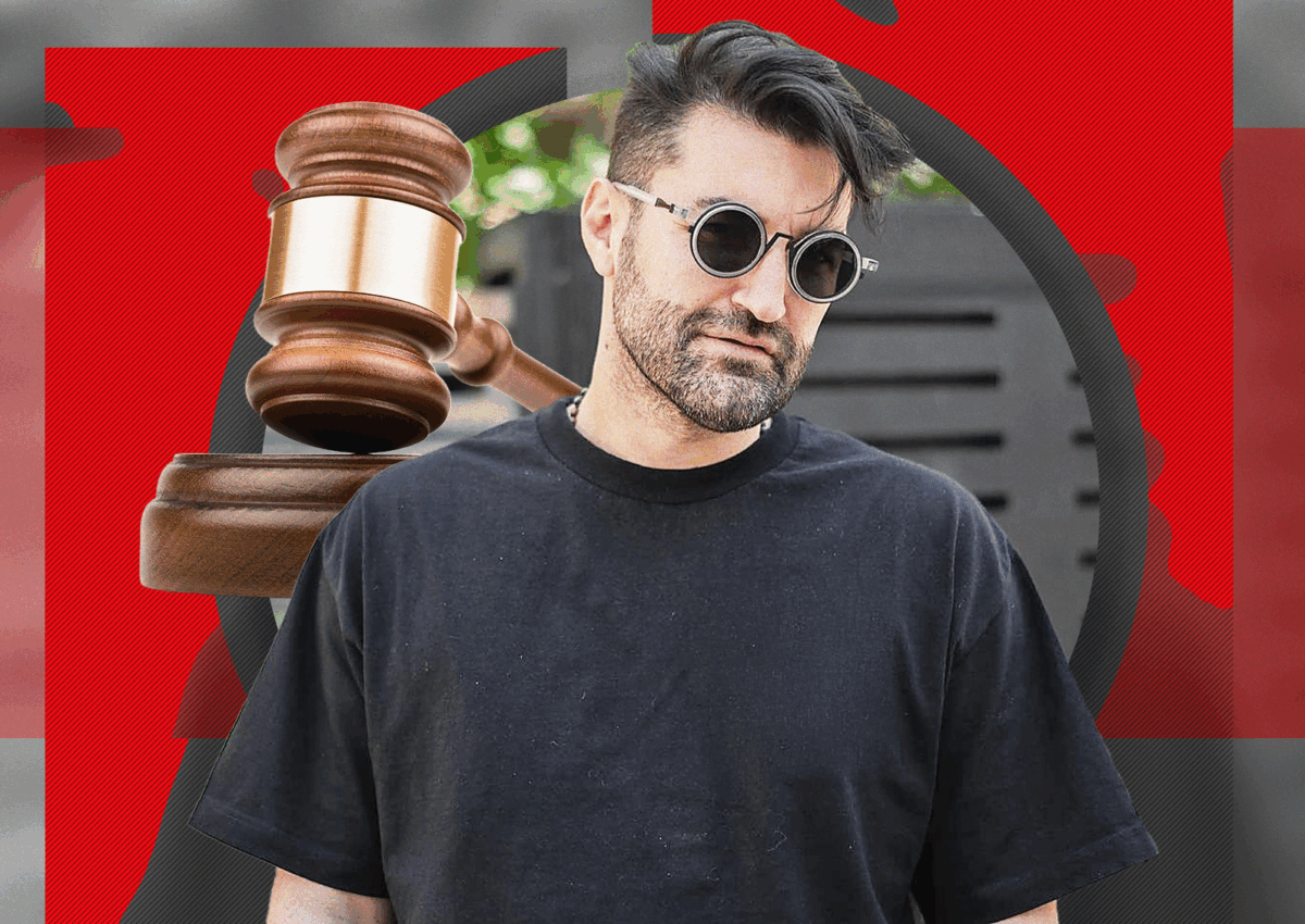 Imagine Stire Smiley, dat în judecată pentru un ”plagiat evident”. Despăgubiri de 400.000 de euro și legătura cu trupa Coldplay | 2review.ro