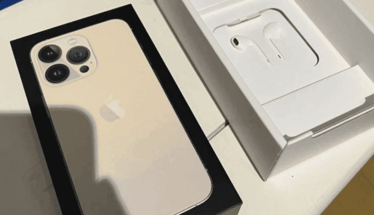 Imagine Stire A comandat un iPhone scump, dar coletul a ascuns o surpriză. Ce a primit în schimb | 2review.ro