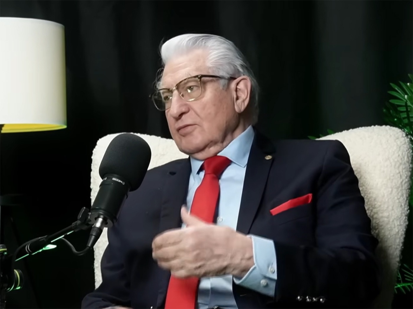 Greșeala pe care o fac românii la masa de prânz