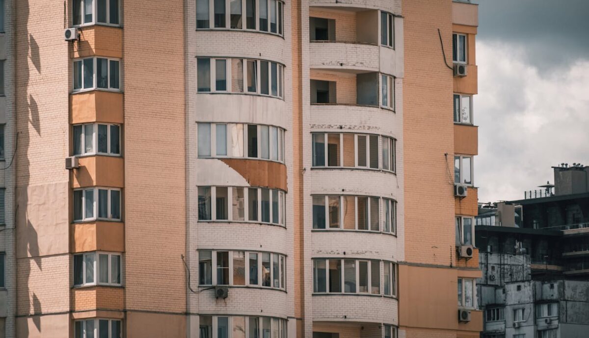 Imagine Stire E oficial! Orașele din România în care centralele de apartament vor fi interzise | 2review.ro