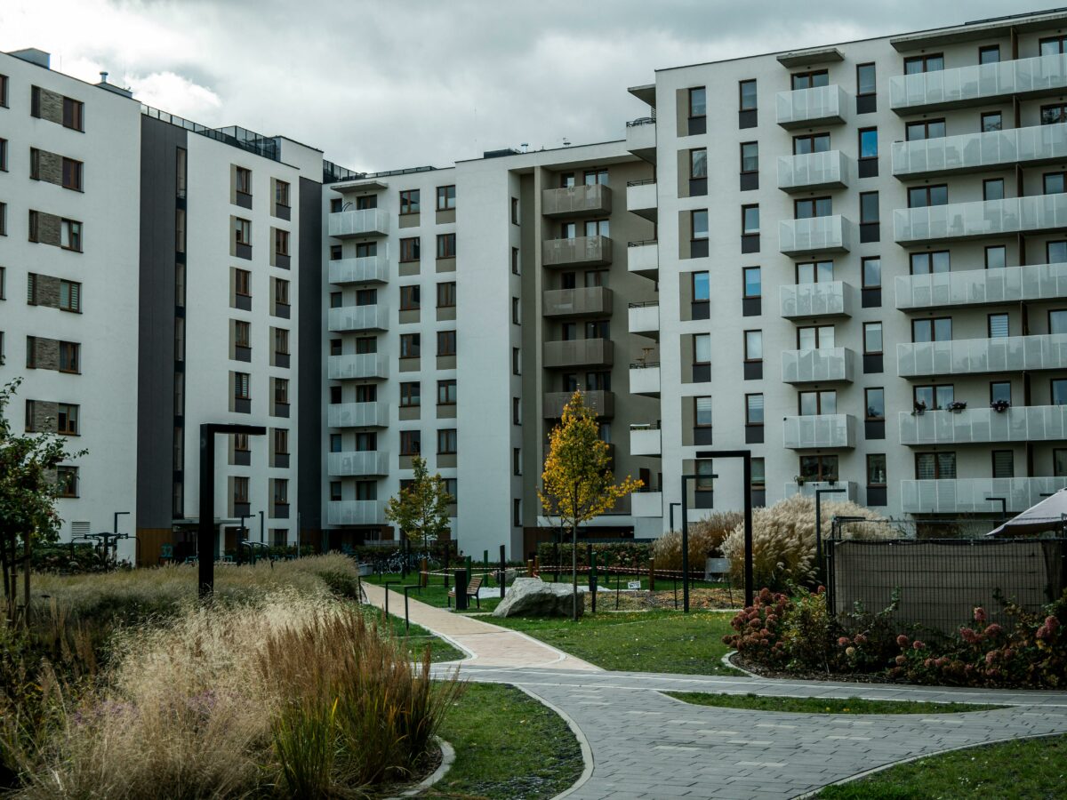 Imagine Stire Cât costă un bloc întreg, în București? Clădirea se află în centrul Capitalei | 2review.ro