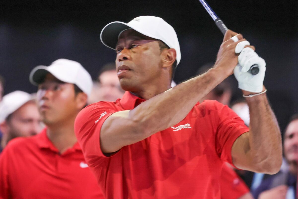 Imagine Stire Imagini noi de la arestarea lui Tiger Woods. Cum a fost surprins jucătorul de golf după accidentul de circulație în care a fost implicat în Florida | 2review.ro