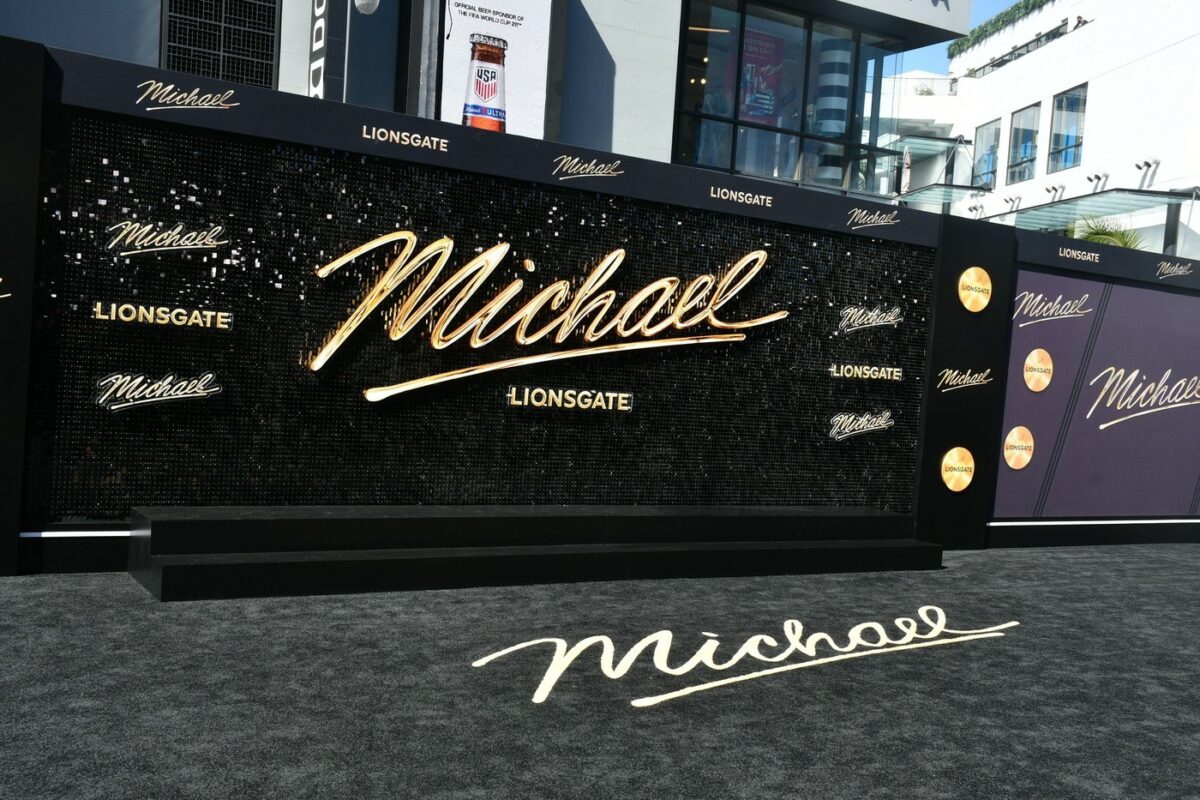 Imagine Stire Debut spectaculos la box office: Filmul despre viața lui Michael Jackson a avut încasări de aproape 100 de milioane de dolari la debut | 2review.ro