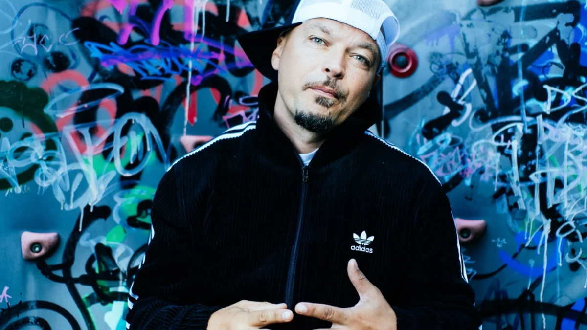 Imagine Stire Cum arată casa de la țară a lui Puya. Locuința a fost renovată chiar de artist | 2review.ro