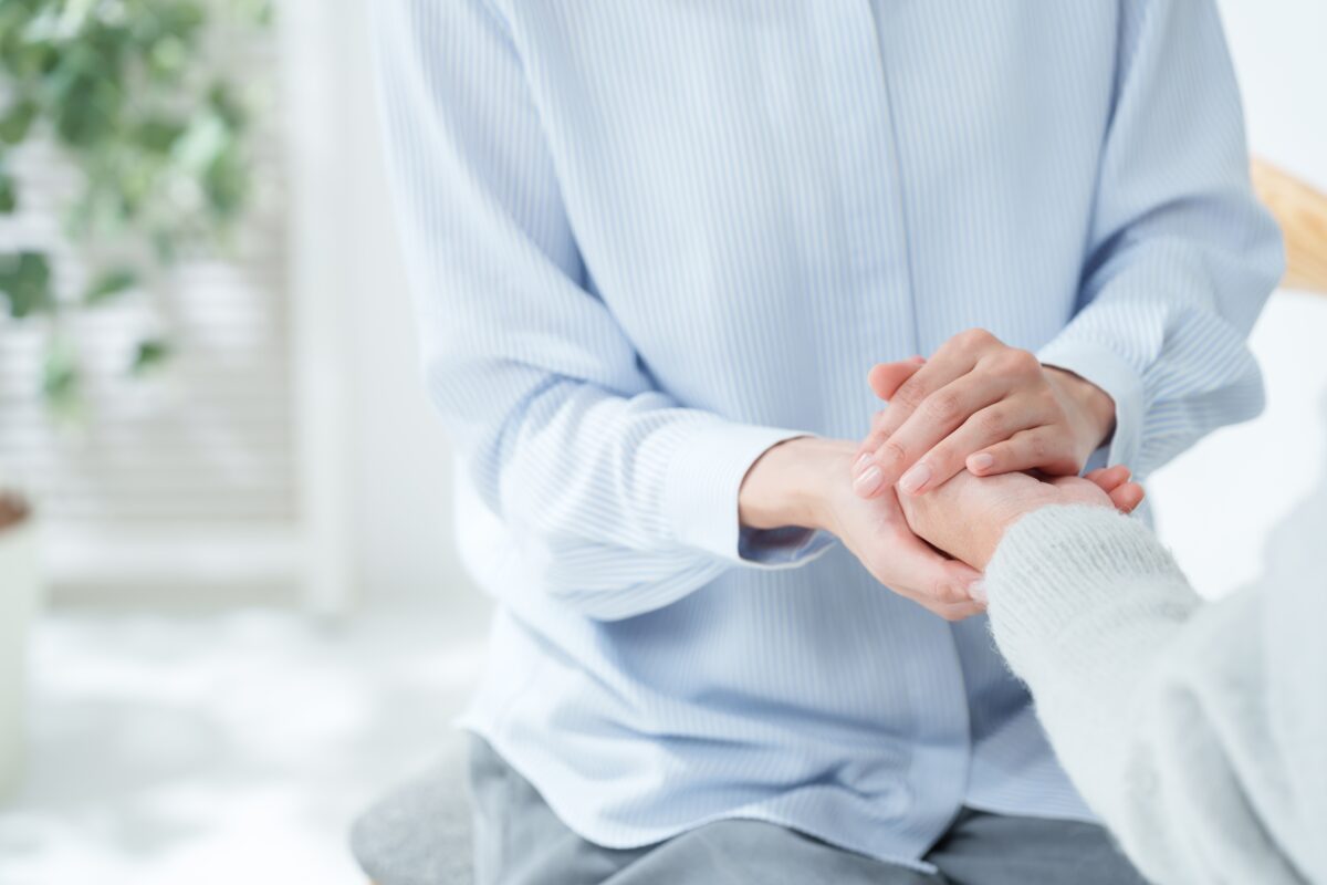 Imagine Stire De ce adulții care au fost independenți în copilărie ajung întotdeauna să fie atenți la nevoile celor din jur. Explicația nu e așa simplă precum credem | 2review.ro