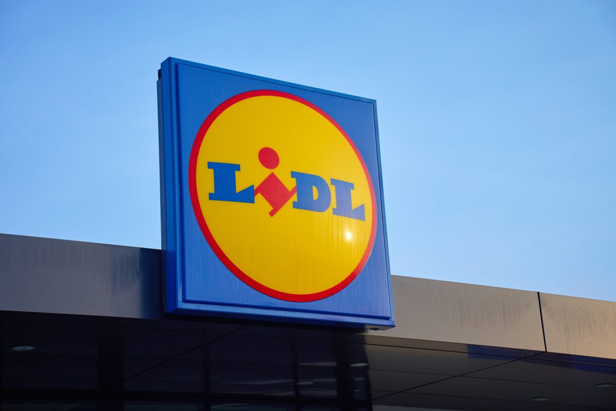 Imagine Stire Program Lidl de Paște 2026. Când se închid magazinele și ce program au înainte de sărbători | 2review.ro
