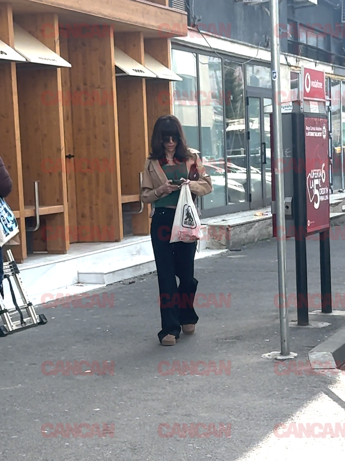 Vedeta surprinde si de această dată cu stilul său inconfundabil