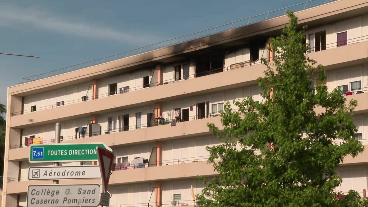 Imagine Stire O fetiță de 10 ani s-a aruncat de la etajul patru pentru a scăpa de flăcări. Micuța a supraviețuit ca prin minune | 2review.ro
