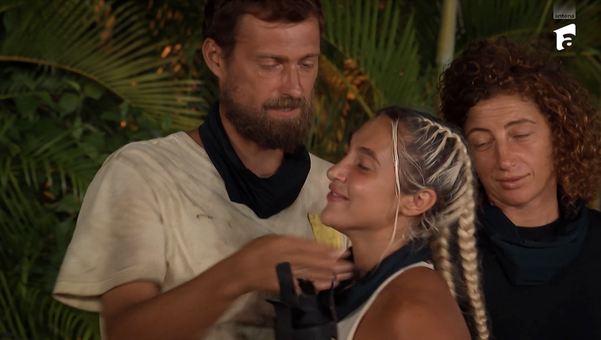 Imagine Stire Cele 2 cuvinte pe care i le-a zis Gabi Tamaș la ureche Mariei, după ce a fost eliminată de la Survivor | 2review.ro