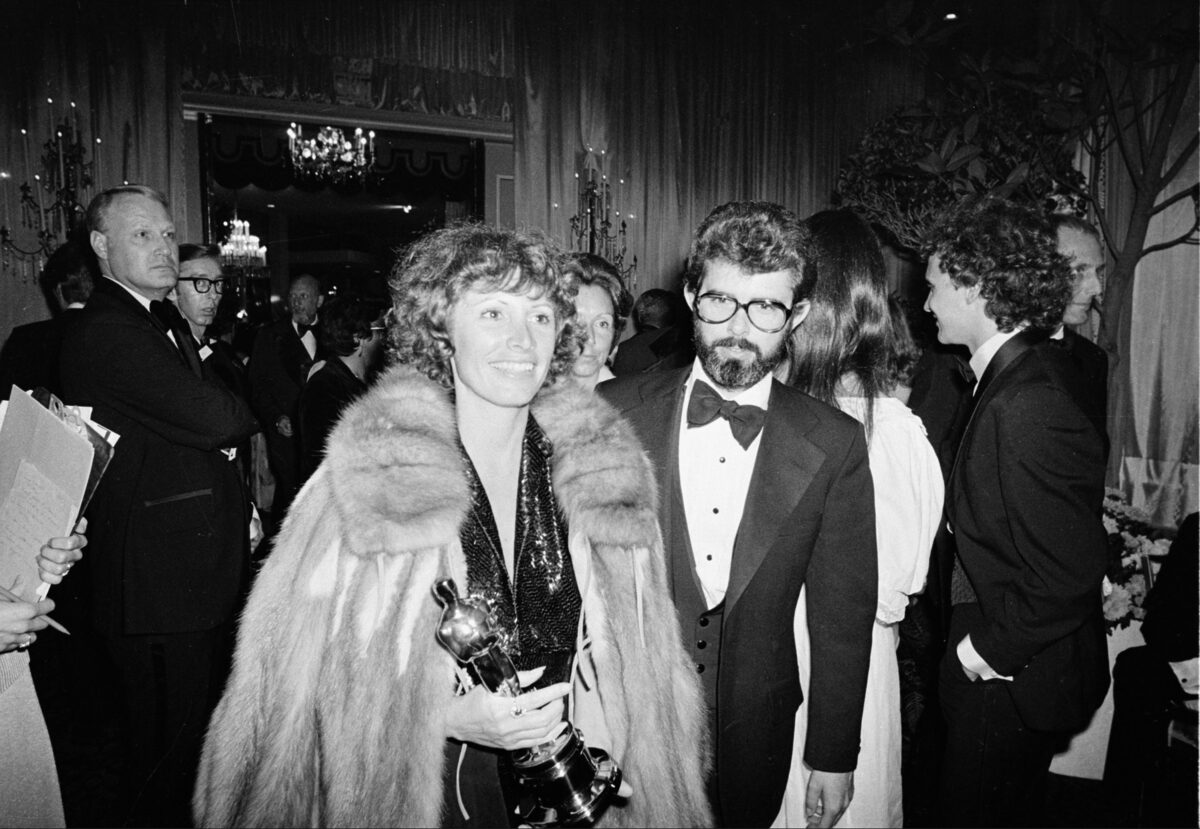 Imagine Stire Marcia Lucas, fosta soție a lui George Lucas – regizorul „Star Wars”, a murit la 80 de ani. Cauza oficială a decesului | 2review.ro