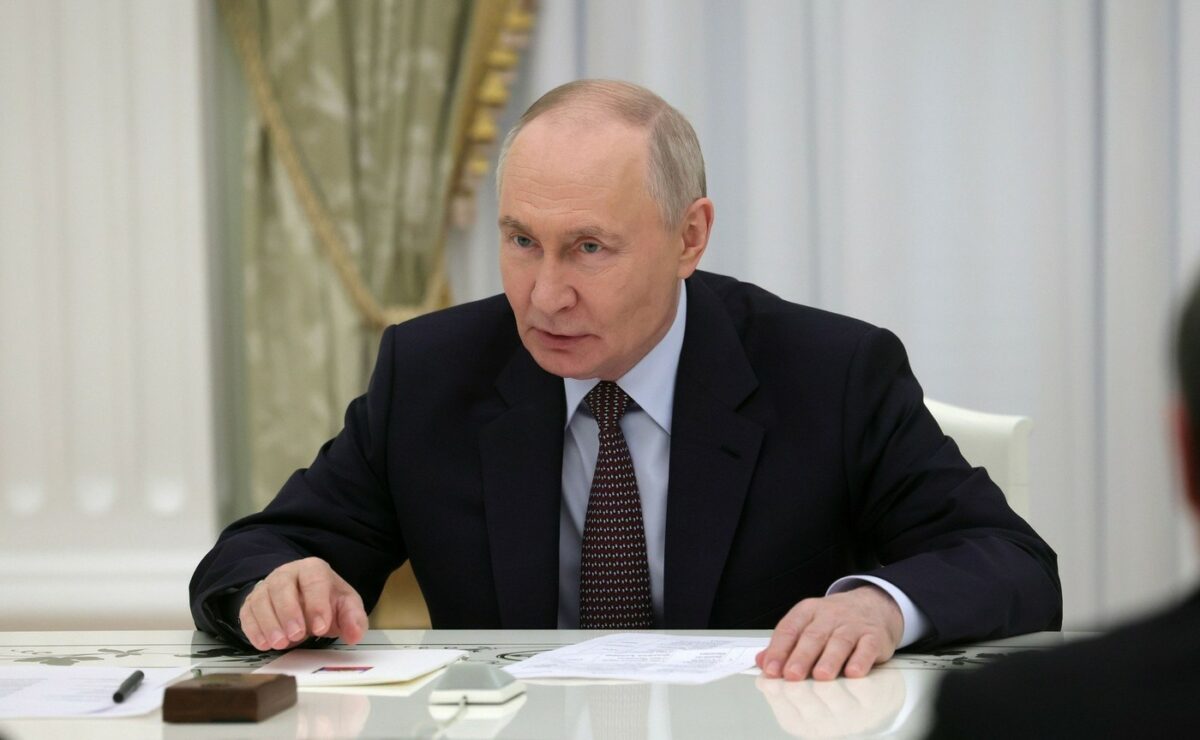 Imagine Stire Vladimir Putin se teme pentru viața lui. Ce interdicție majoră au acum bodyguarzii, bucătarii și fotografii lui | 2review.ro