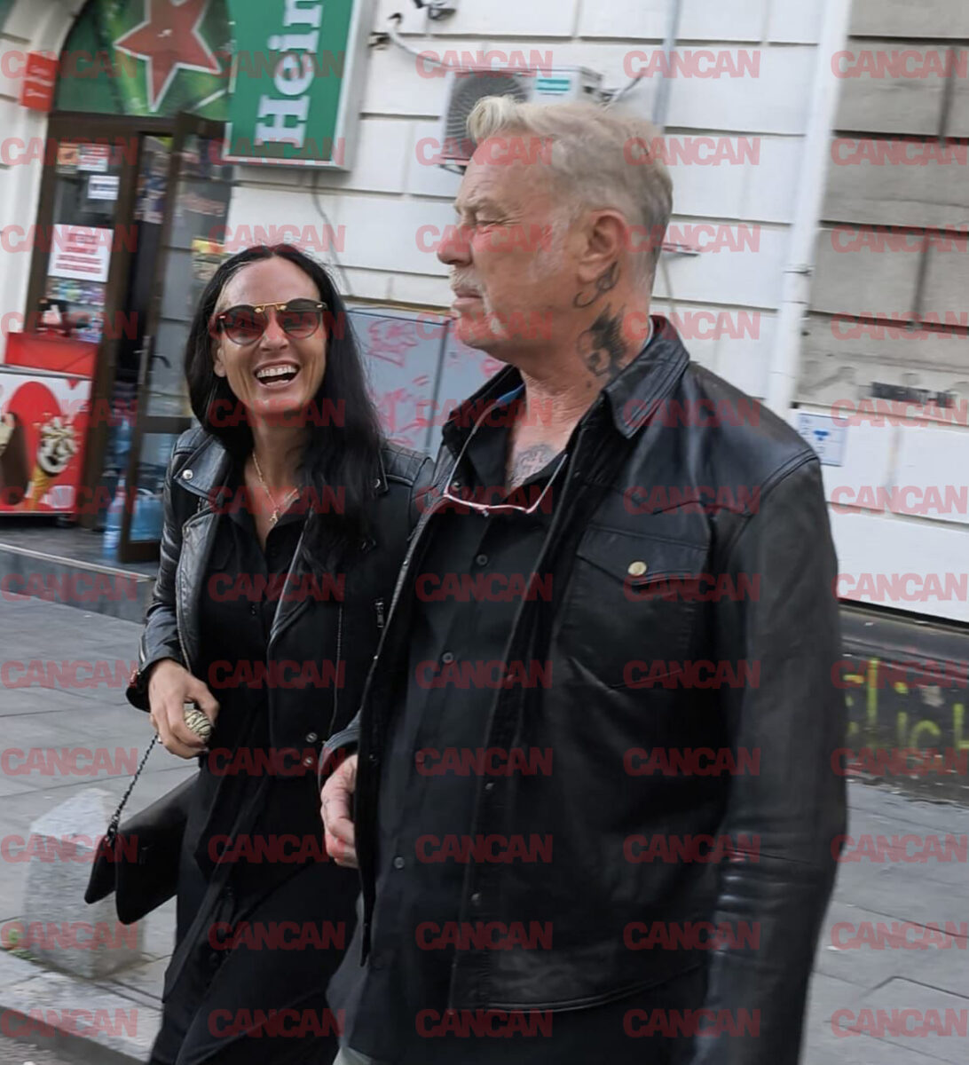 Imagine Stire James Hetfield de la Metallica, plimbare romantică cu iubita la Universitate. Un fan a încercat să facă o poză cu el, dar a fost refuzat | 2review.ro