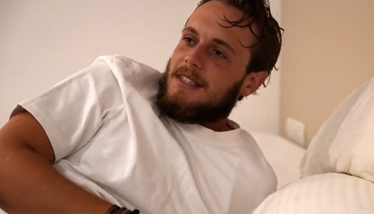 Imagine Stire Aris a refuzat-o pe Bibi sau invers, de fapt?! Care este primul lucru pe care l-a făcut fiul Andreei Esca in camera de hotel din Dominicană, imediat după eliminarea de la Survivor | 2review.ro