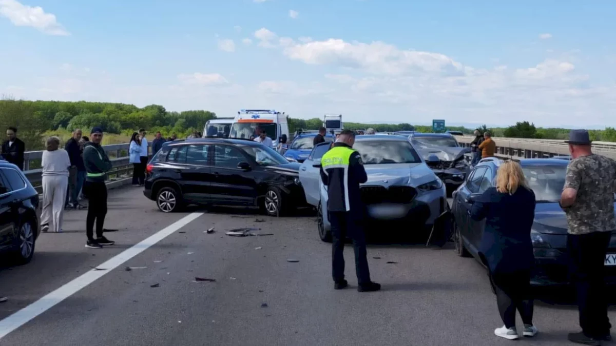 Imagine Stire Accident grav pe A3. Șapte mașini au fost implicate și o persoană a fost rănită | 2review.ro
