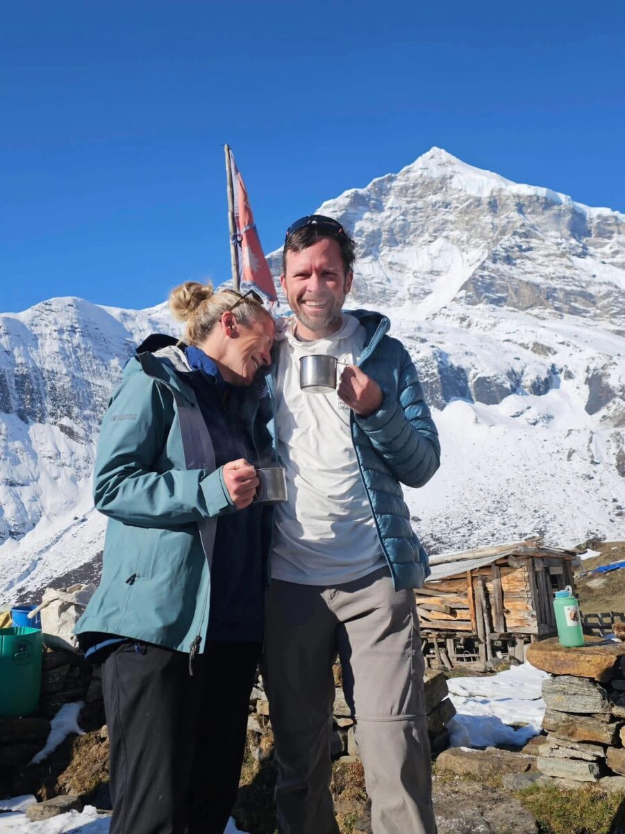 Imagine Stire O cunoscută alpinistă a murit în avalanșa de pe muntele Makalu. Trei copii au răms acum orfani de mamă | 2review.ro