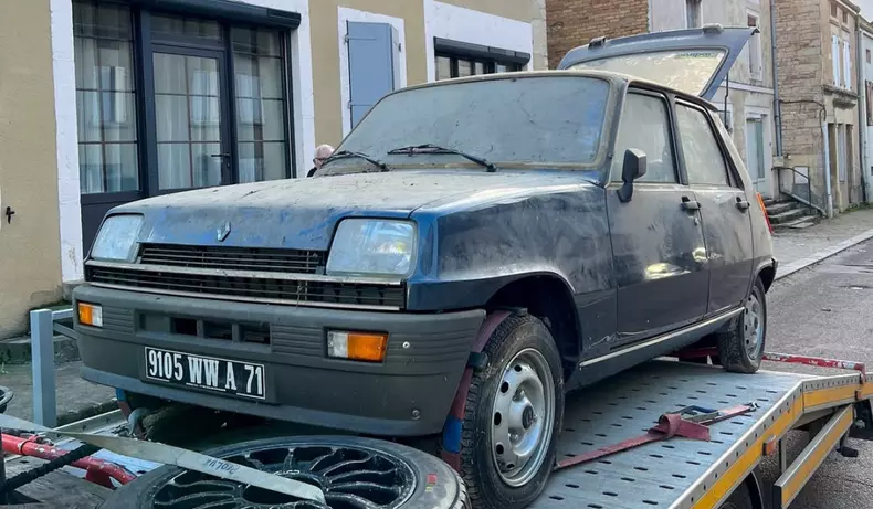 Imagine Stire O mașină Renault din 1982 a ajuns să coste cât un apartament. Cât s-a plătit pentru ea | 2review.ro