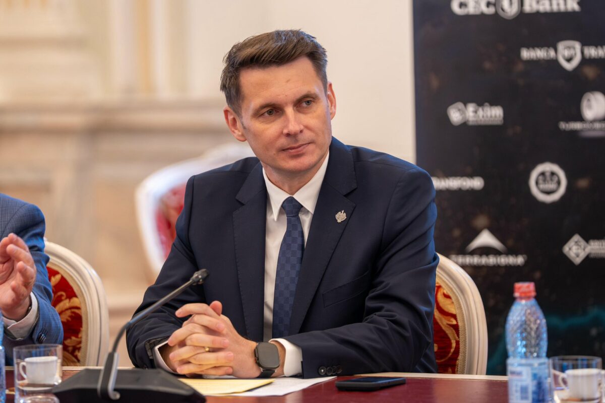 Imagine Stire Mircea Abrudean, președintele Senatului, a făcut nunta! Evenimentul de cinci stele a reunit nume importante de pe scena politică | 2review.ro