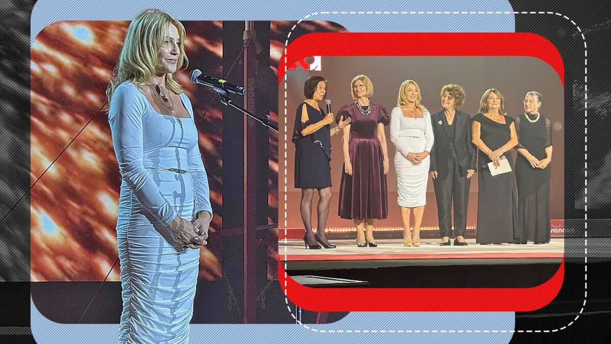 Imagine Stire Nadia Comăneci, apariție spectaculoasă la gala împlinirii a 50 de ani de la prima notă de 10 la Jocurile Olimpice | 2review.ro