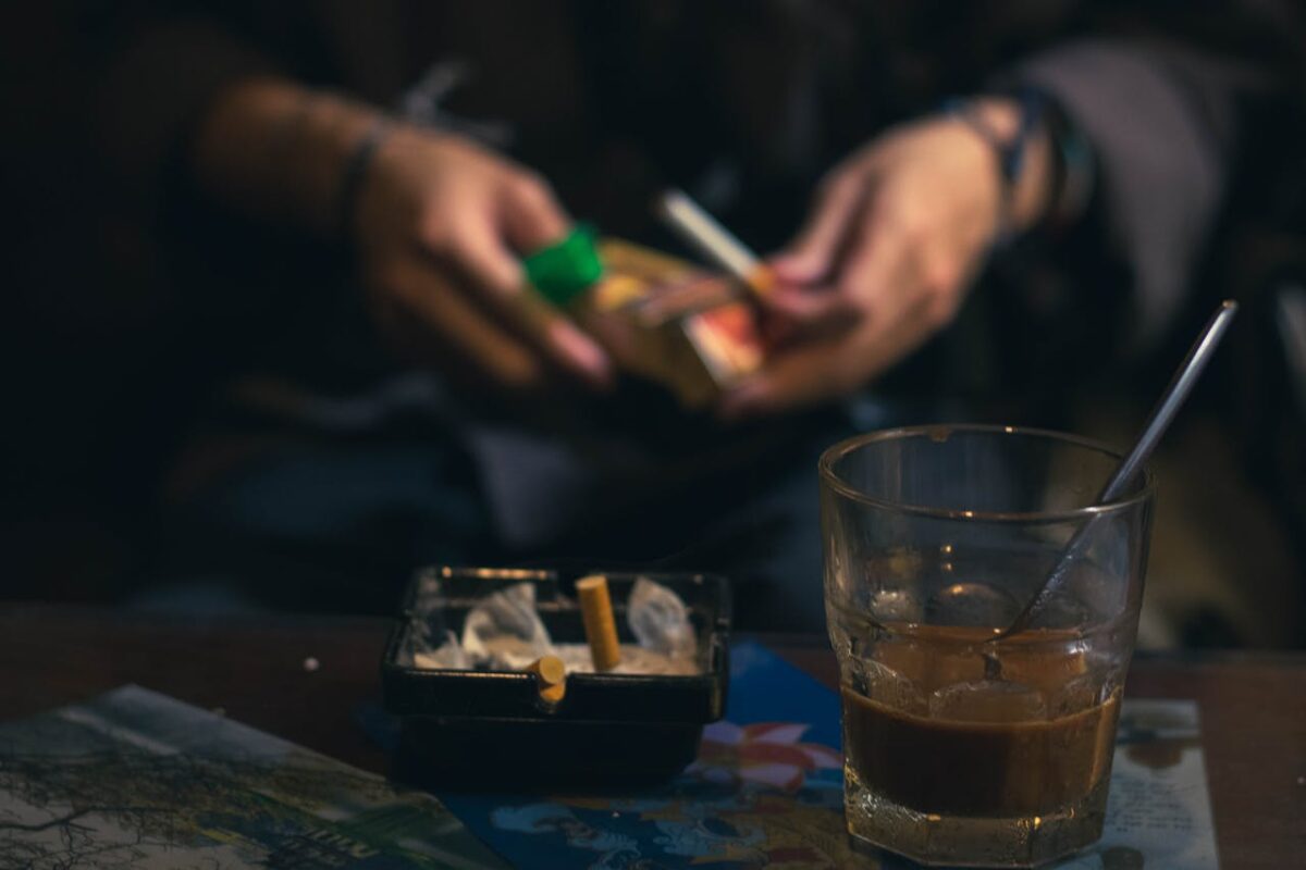 Imagine Stire Amenzi uriașe în București! Poliția Capitalei a luat la control restaurantele unde se fuma ilegal | 2review.ro