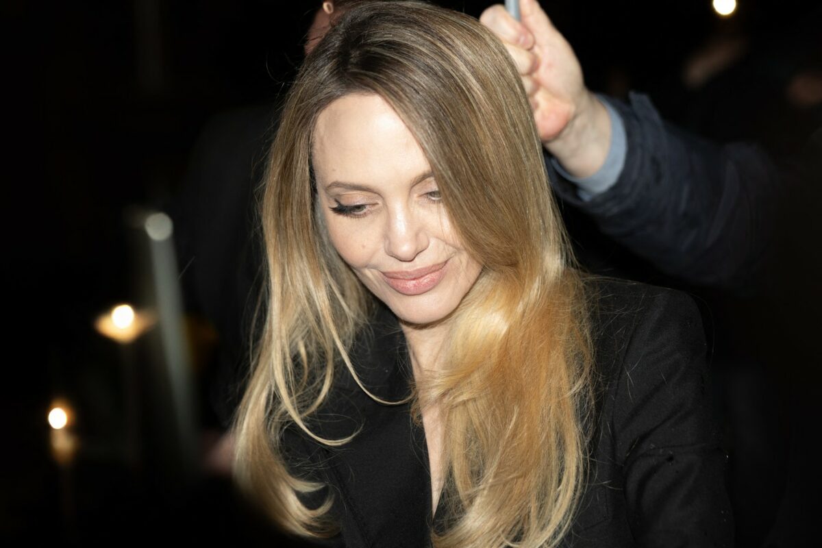 Imagine Stire Angelina Jolie revine într-o dramă emoționantă inspirată din propria viață. Când va fi lansat filmul „Couture” | 2review.ro