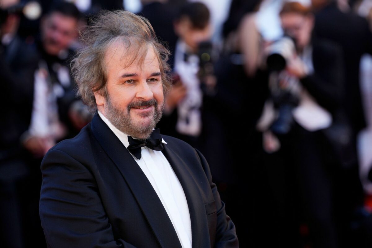 Imagine Stire Peter Jackson pregătește noi filme „Lord of the Rings”. Regizorul poartă discuții cu moștenitorii lui Tolkien | 2review.ro