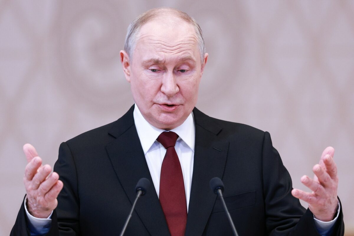 Imagine Stire Vladimir Putin, primele declarații despre drona căzută pe un bloc din Galați: ”Rusia e pregătită să facă o anchetă” | 2review.ro