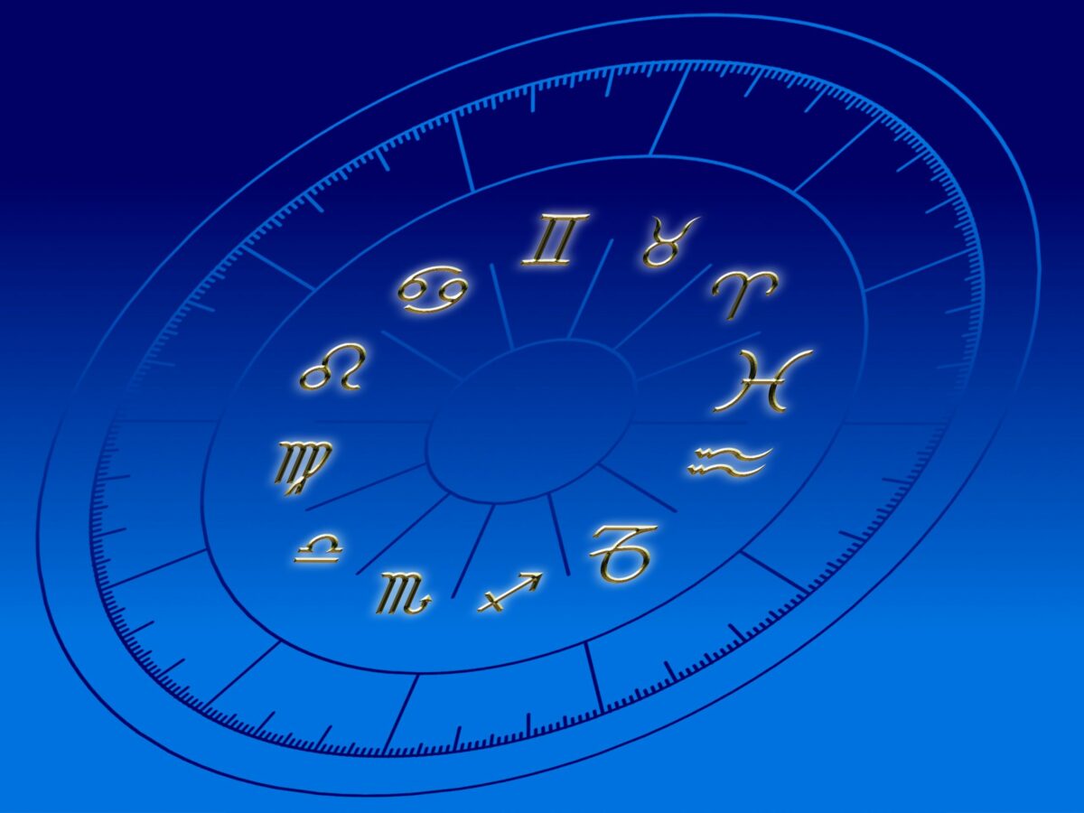 Imagine Stire Luna Albastră în Săgetător, 31 mai 2026. Zodia care închide capitolele inutile din viața sa. Se întrevăd despărțiri | 2review.ro