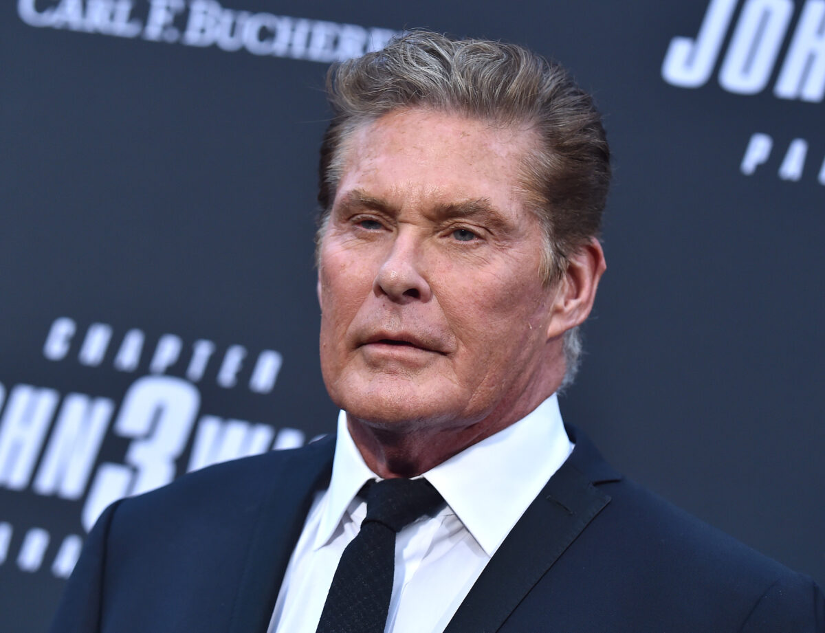Imagine Stire David Hasselhoff, surprins într-un scaun cu rotile. Apariția a stârnit îngrijorare în rândul fanilor | 2review.ro