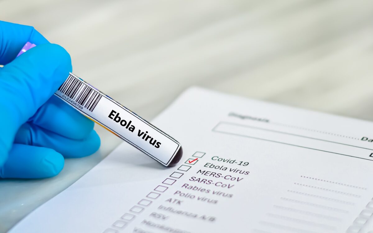 Imagine Stire OMS avertizează că epidemia de Ebola din Congo ar putea crește. Sunt 139 de decese suspecte, iar virusul s-ar fi răspândit timp de două luni fără a fi detectat | 2review.ro