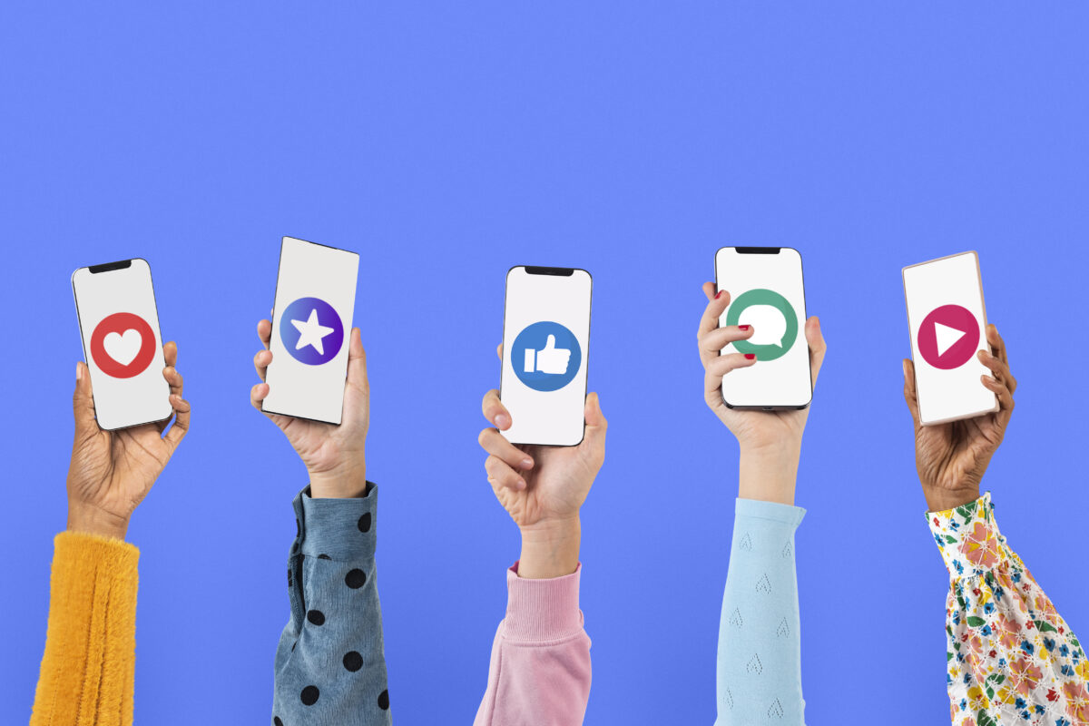 Imagine Stire Studiul care schimbă tot ce știai despre Facebook, Tik-Tok și Instagram: de ce te simți mai singur după ce stai online | 2review.ro