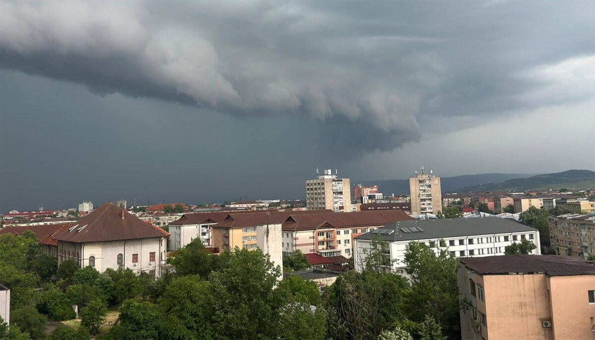 Imagine Stire Meteorologii Accuweather anunță fenomene meteo rarisime în București, începând cu 20 mai. Nu s-a mai întâmplat așa ceva de ani de zile | 2review.ro