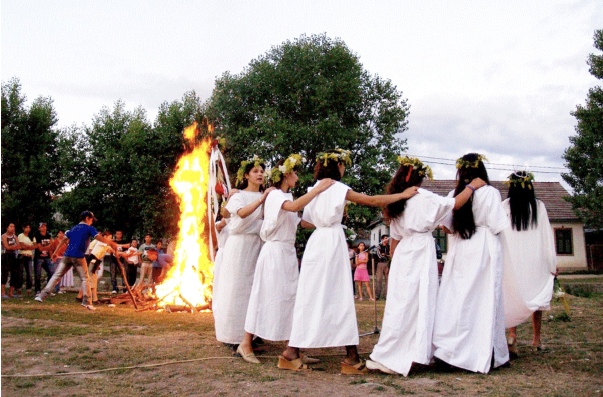 Ce ritualuri se fac în noaptea de Sânziene? Se spune că dorințele prind viață
