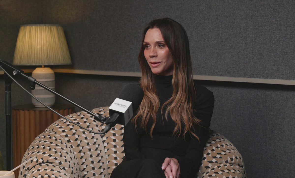 Imagine Stire Ce produs folosește Victoria Beckham pentru a avea părul sănătos: „Am devenit destul de obsedată de el” | 2review.ro