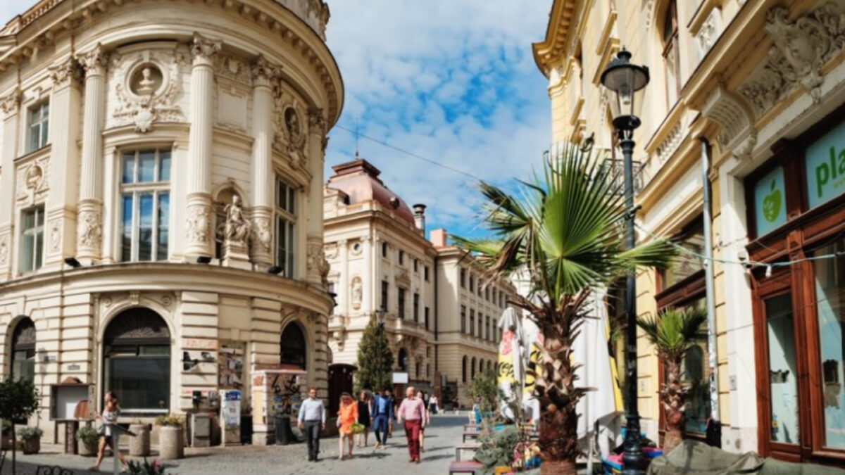 Terase fără muzică după ora 22:00. PMB pregătește restricții importante în Capitală