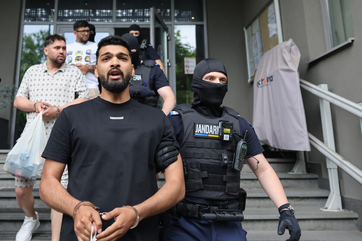 Trei membri ai clanului Duduianu, arestați preventiv! Ce au decis judecătorii de la Tribunalul București