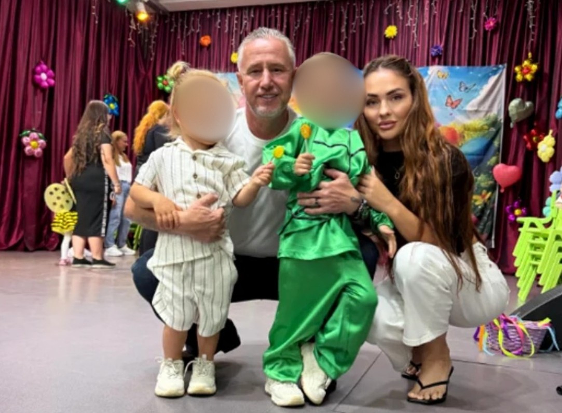 Cum arată acum copiii lui Laurențiu Reghecampf și ai Corinei Caciuc. Imagine duioasă de la serbarea lui Liam