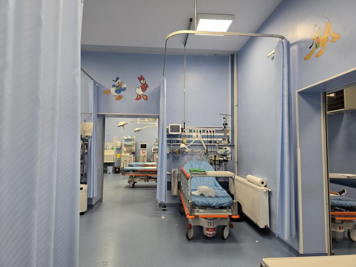 Un bărbat de 60 de ani din Bihor a murit după o operație banală. Rudele fac acuzații: „A mers cu maşina la spital şi a venit în sicriu”